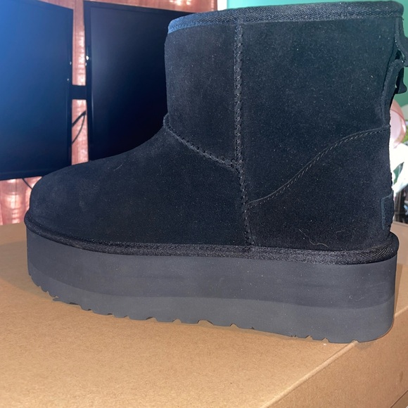 Black Ugg Platform Mini - Picture 5 of 10
